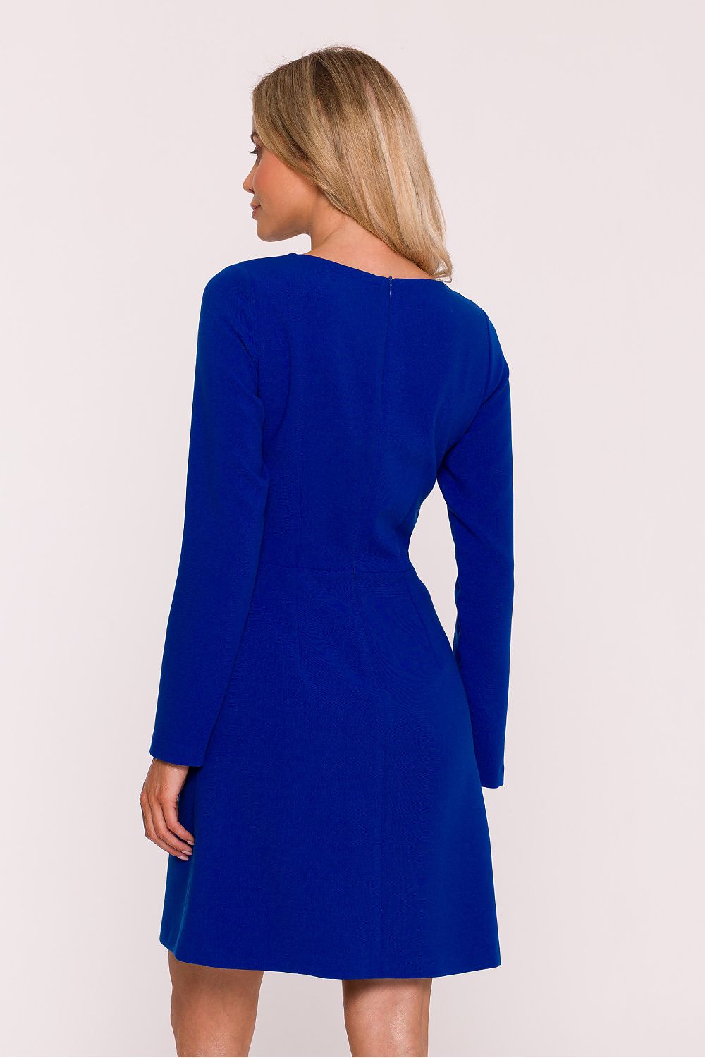 Stylove daydress displayed on a mannequin, showcasing its classic rounded neckline and long sleeves.