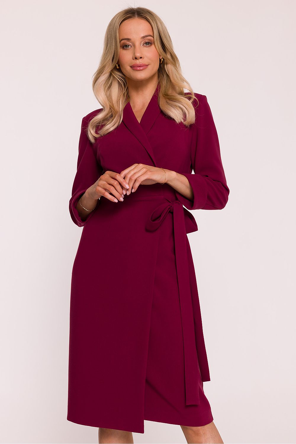 Elegant wrap-around daydress with V-neckline and tie belt by Stylove, showcasing the luxurious fabric and sophisticated shawl collar design.