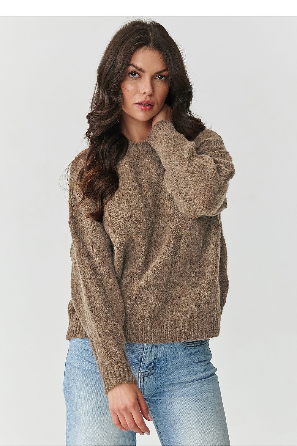 Exquisite women's jumper from Makadamia, crafted in a soft mohair blend featuring a beautiful braided design and classic cut, perfect for elegant layering.