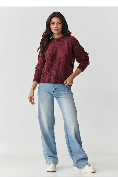 Soft and fluffy women's sweater by Makadamia, crafted from a luxurious blend of kid mohair, wool, polyamide, and acrylic.