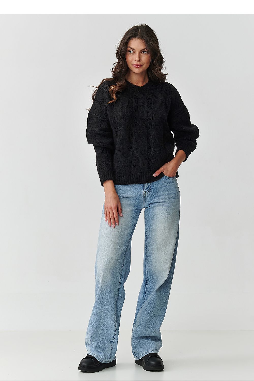 Close-up of braided pattern on Makadamia's women's sweater, highlighting the luxurious kid mohair blend and sophisticated texture.