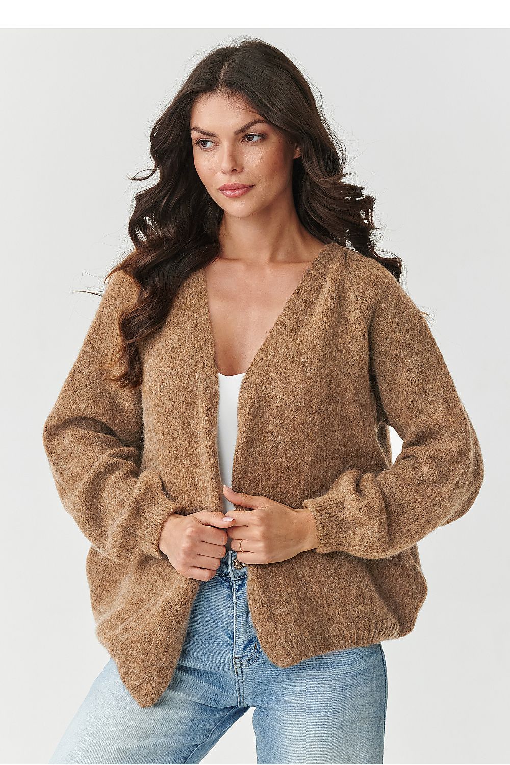 Luxurious women's short cardigan in a kid mohair blend by Makadamia, showcasing elegant breathable fit with slightly puffed sleeves.