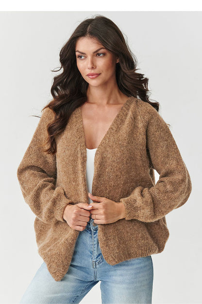 Luxurious women's short cardigan in a kid mohair blend by Makadamia, showcasing elegant breathable fit with slightly puffed sleeves.
