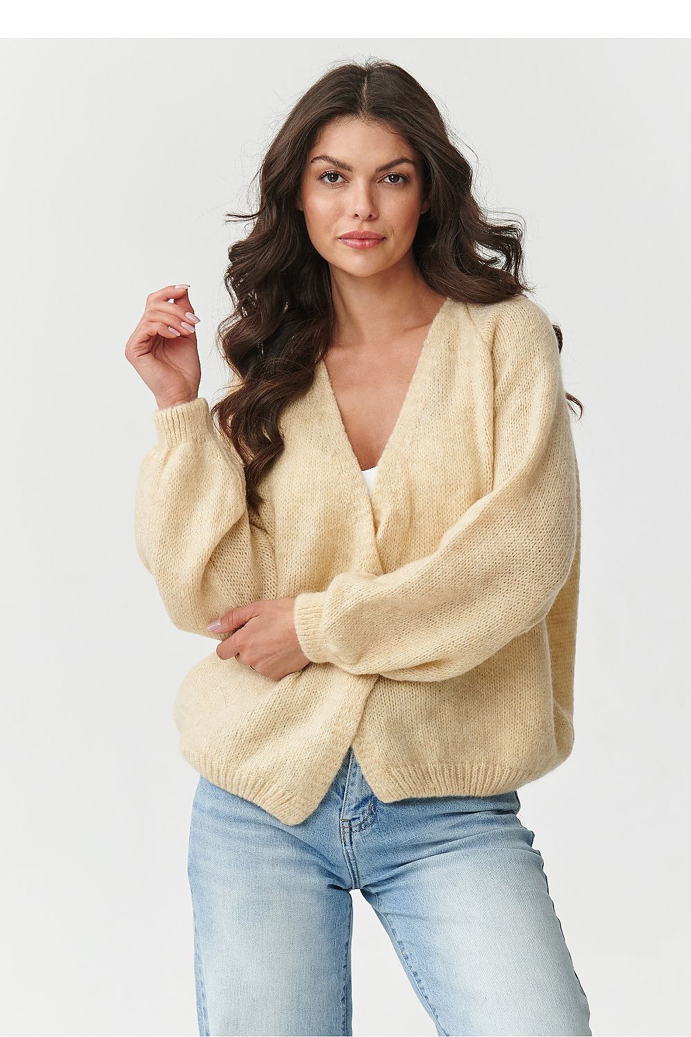 Makadamia's exquisite short cardigan in kid mohair blend, perfect for autumn and winter styling, emphasizing its breathable comfort and elegant design.
