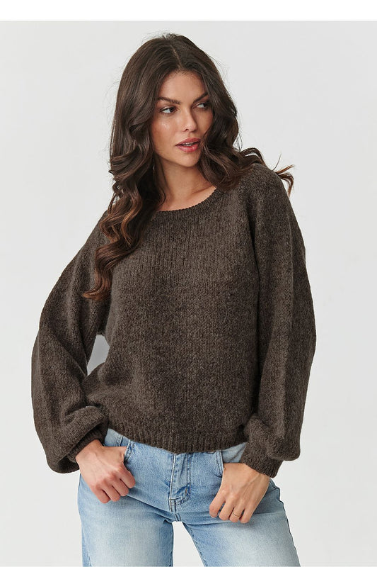 Luxurious Makadamia women's jumper in soft kid mohair, wool and acrylic blend, perfect for elegant styling.