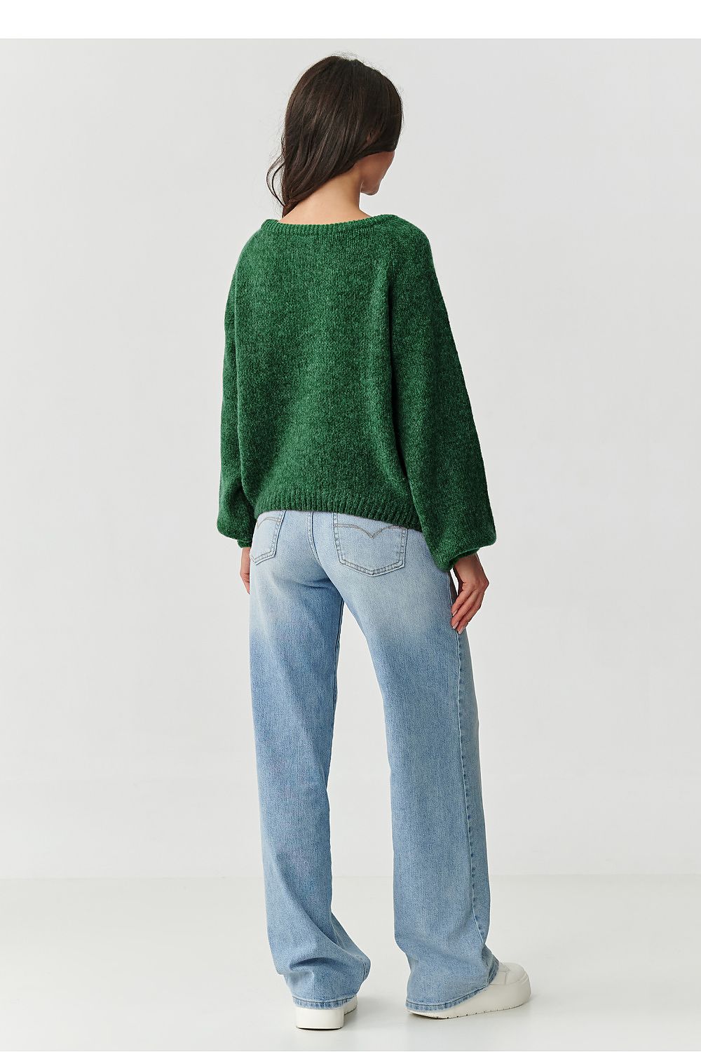 Chic Makadamia women's jumper in rich burgundy, made of luxurious kid mohair, wool, and acrylic for ultimate warmth and comfort.