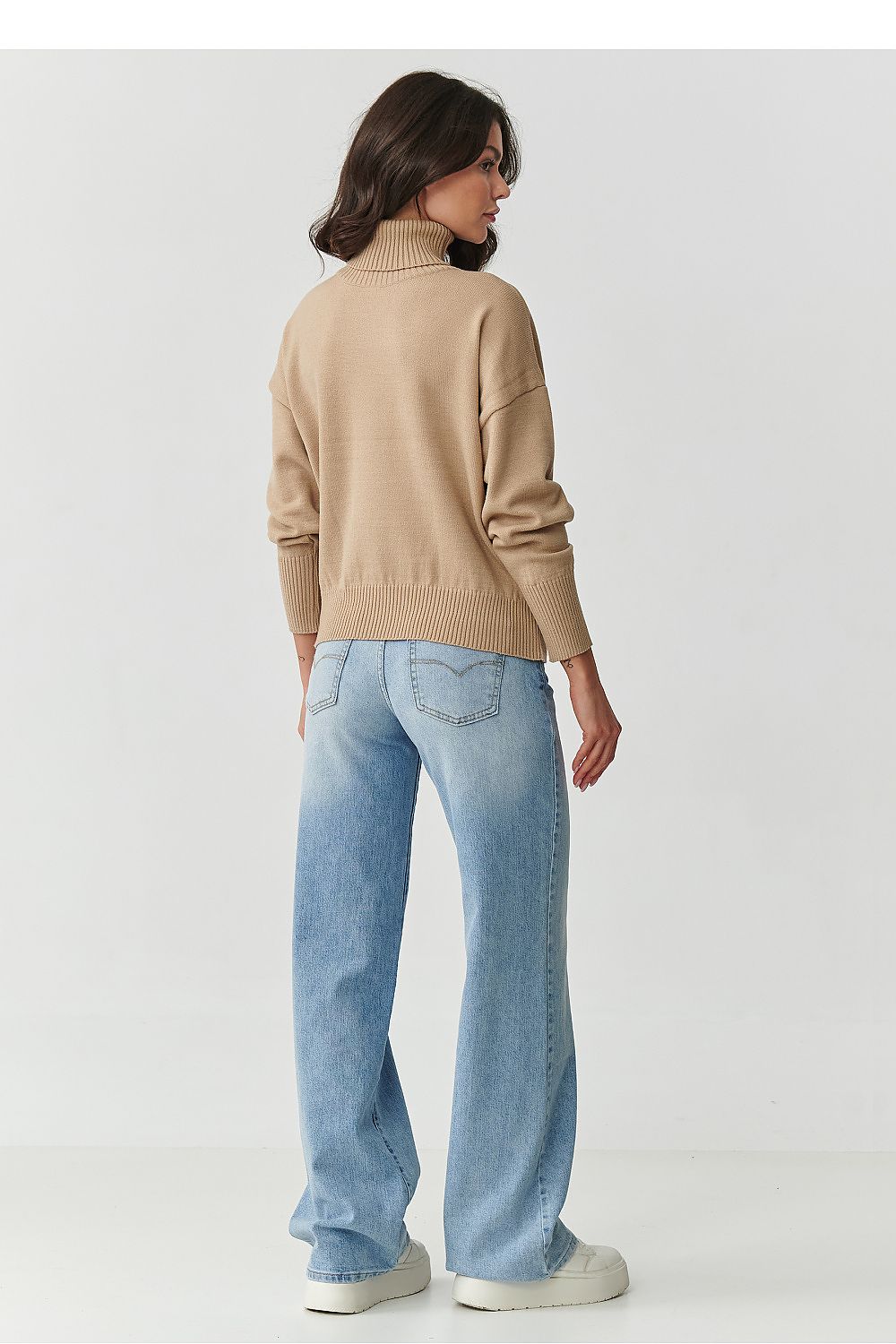 Chic and versatile Makadamia turtleneck sweater for women in EU size 0, perfect for pairing with jeans or skirts for a stylish casual outfit.