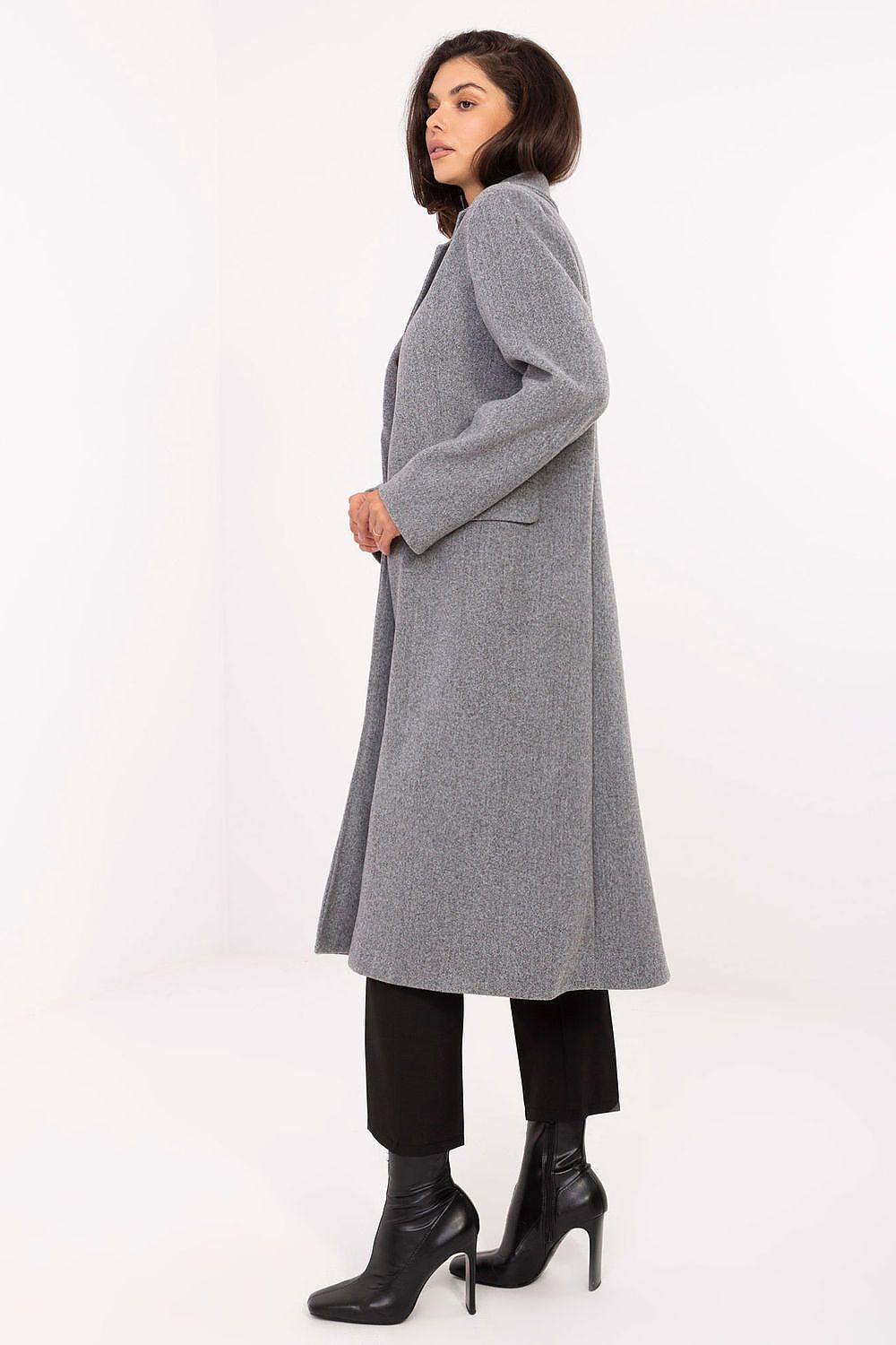 Timeless minimalist coat for women by Factory Price, showcasing a classic silhouette with a single-breasted button closure.