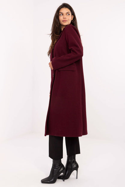 Chic women's coat by Factory Price in EU sizes, designed for a refined look with a blend of classic and modern styles.