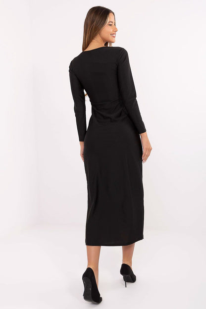 Close-up of the Italy Moda pencil dress showcasing the exquisite sweetheart neckline and padded cups, highlighting the luxurious fabric and elegant design.