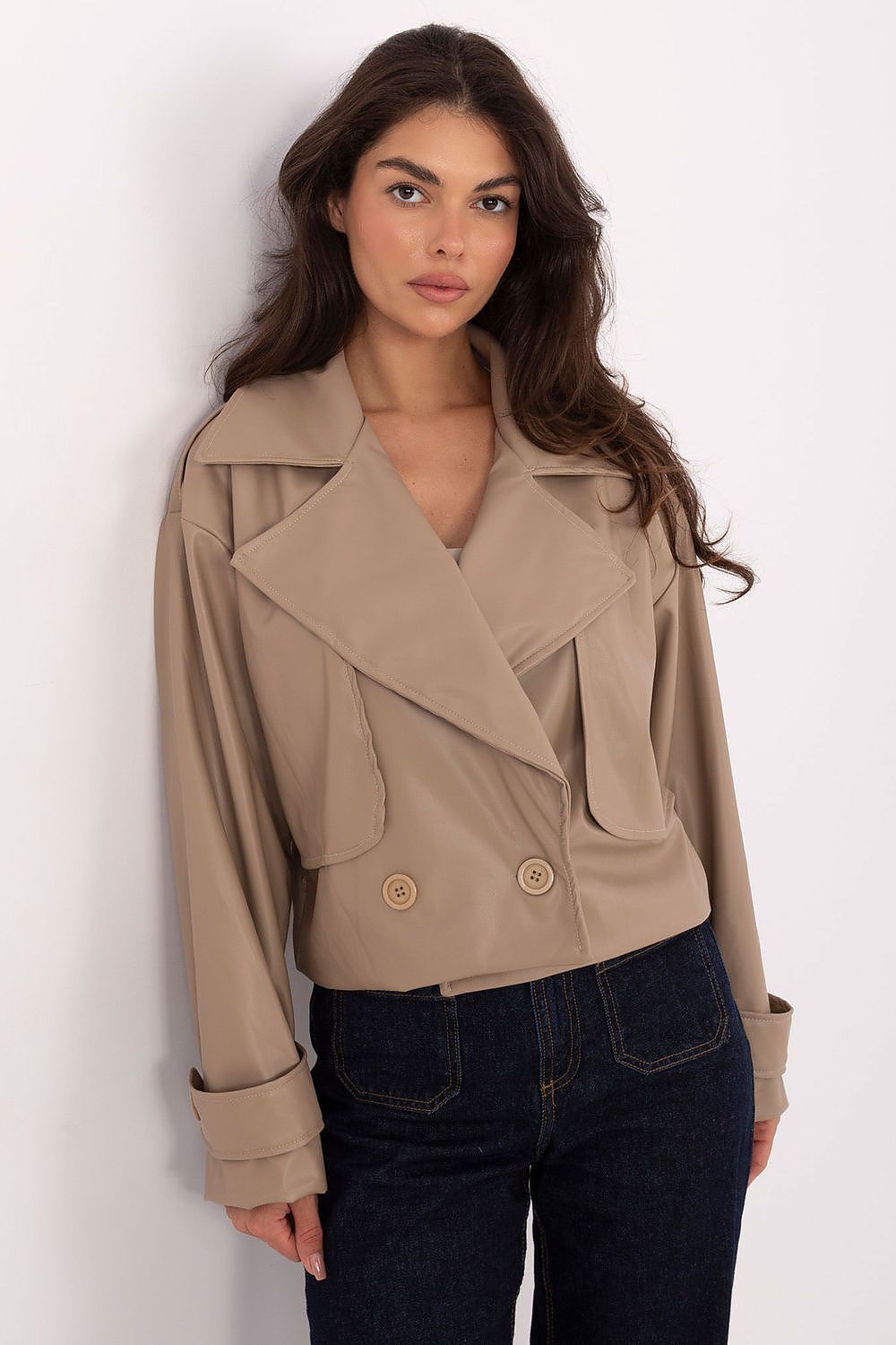 Elegant short women's trench coat in eco-leather with large collar and military epaulettes by Rue Paris, perfect for autumn and winter styling.