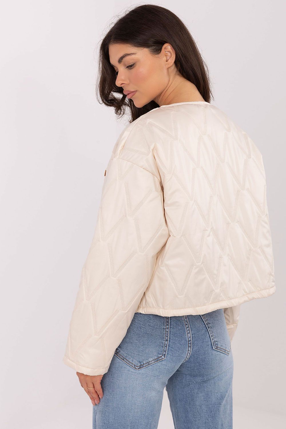 Full view of Rue Paris's lightweight women's quilted jacket, perfect for layering in transitional weather while maintaining a modern aesthetic.