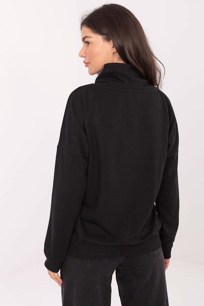 Trendy Rue Paris long-sleeved sweatshirt, elegantly designed with a subtle rolled collar for a refined casual look.