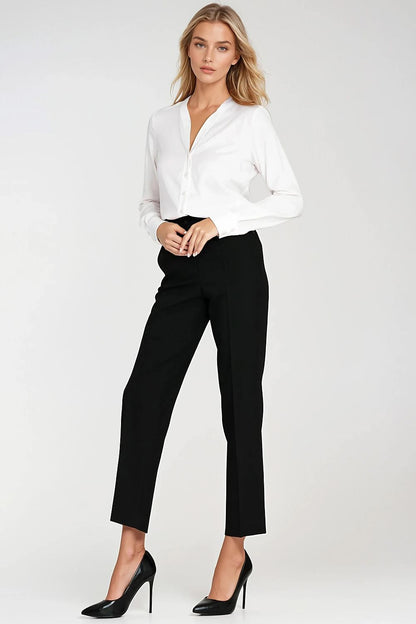 Luxurious women's shirt in breathable viscose, showcasing a minimalist design by Nife, ideal for both casual and formal styling.