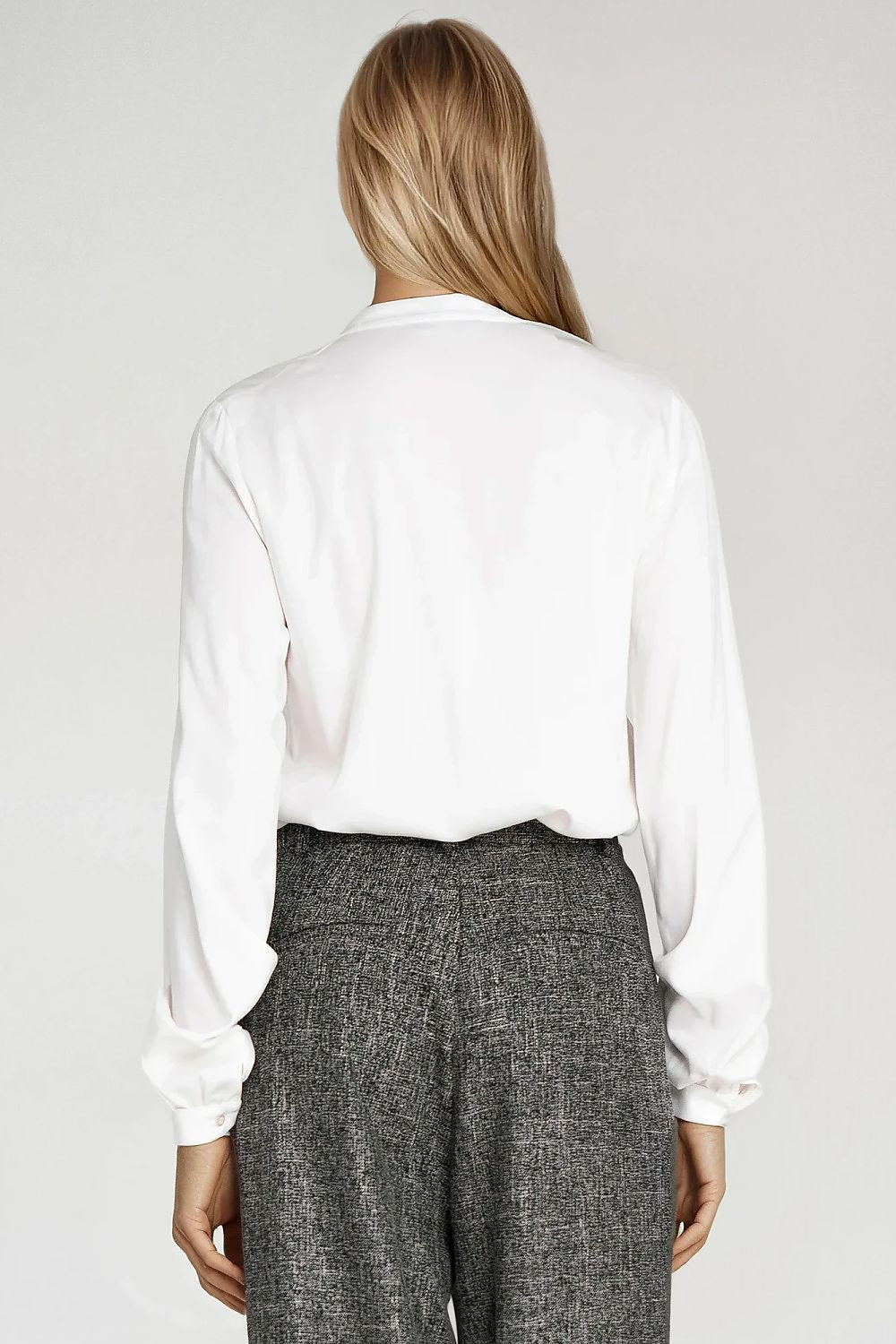 Full view of the stylish Nife viscose shirt with gentle pleats at the collar, crafted for a modern and elegant look suitable for various occasions.