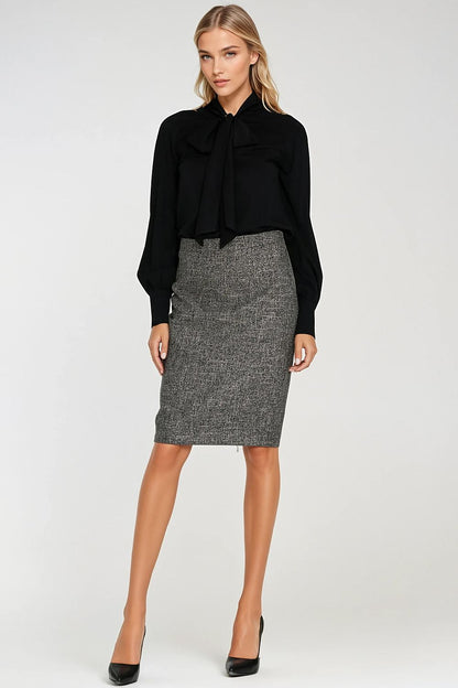 Fashion-forward women's skirt by Nife with a fitted silhouette, decorative zipper, and lining for comfort, ideal for versatile elegant outfits.