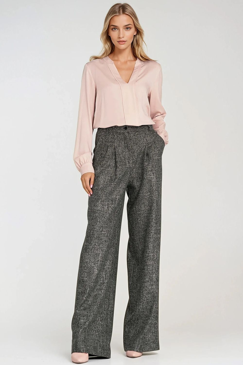 Elegant women's high-waist relaxed fit wide leg trousers by Nife, showcasing a modern melange texture and decorative front pleats, perfect for stylish casual or elegant outfits.