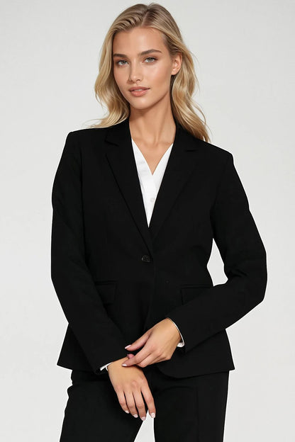Elegant women's fitted jacket by Nife featuring classic lapels, designed for a tailored silhouette, suitable for office and casual styling.