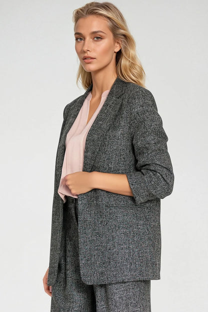 Chic women's jacket in sizes EU 36 to EU 42 by Nife, showcasing an effortless blend of style and comfort.