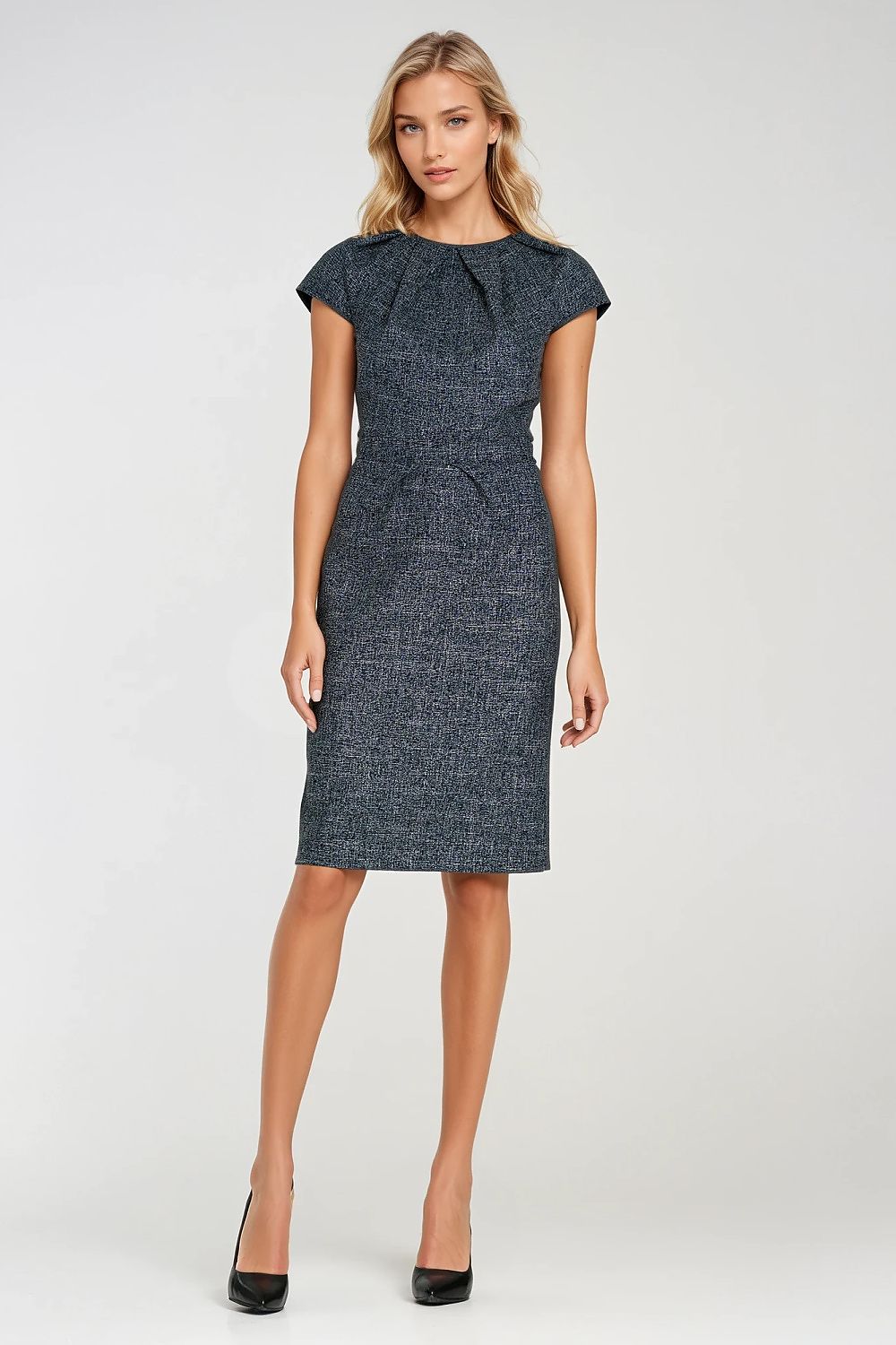 Elegant Nife women's daydress featuring a fitted cut and cap sleeves, crafted from mélange texture fabric for a luxurious look.