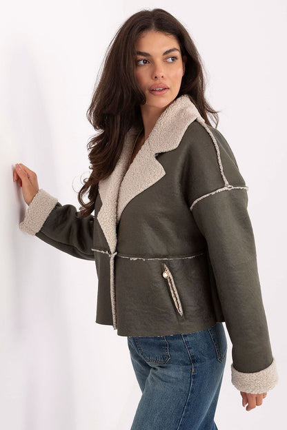 Luxurious lightweight polyester women's transitional jacket with fur lapels in EU size 0 by Factory Price.