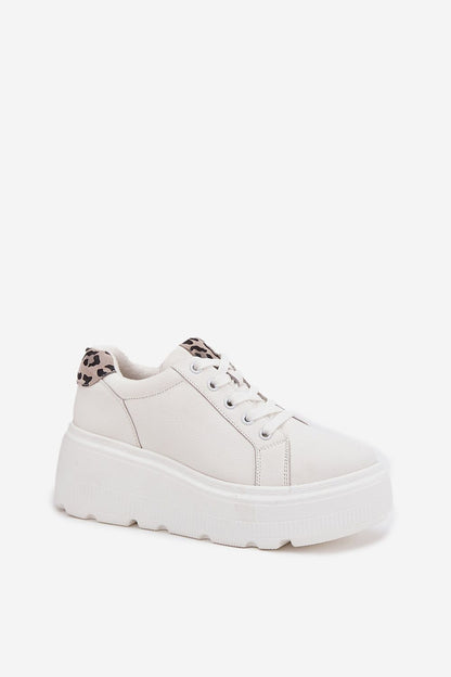 Close-up view of the Vinceza Women's Natural Leather Sneakers showcasing the refined craftsmanship and rounded toe design for a classic silhouette.
