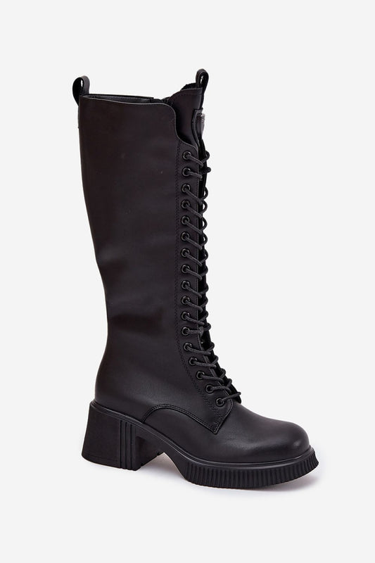 Chic Vinceza women's leather boots featuring a sleek design with lacing details and a comfortable 6 cm block heel.