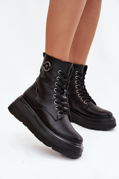 Elegant Vinceza Women's Eco Leather Booties featuring a warm liner and a stylish platform height of 5cm, perfect for chic winter outfits.