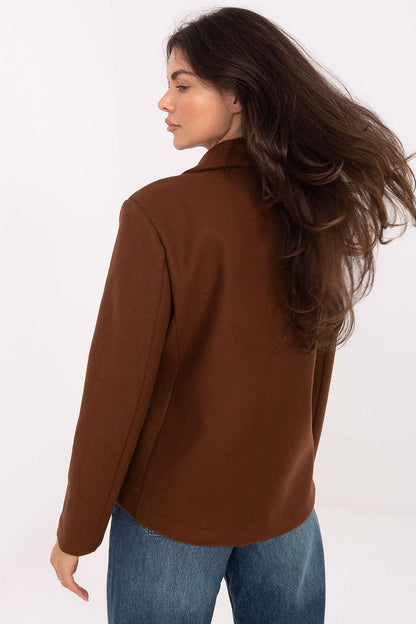 Luxurious lightweight coat by Rue Paris in EU size 0, combining comfort with elegance for versatile autumn, winter, and spring fashion.