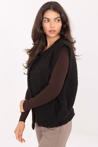 Rue Paris women's boucle vest in standard length, ideal for layering with shirts and sweaters for a chic autumn-winter ensemble.