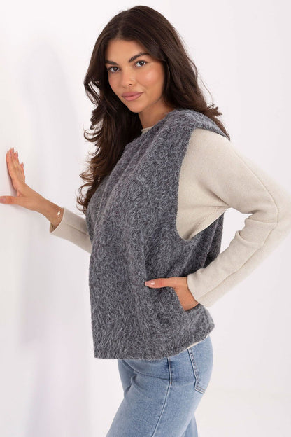 Fashionable women's boucle vest without fastening, designed by Rue Paris, perfect for everyday wear.