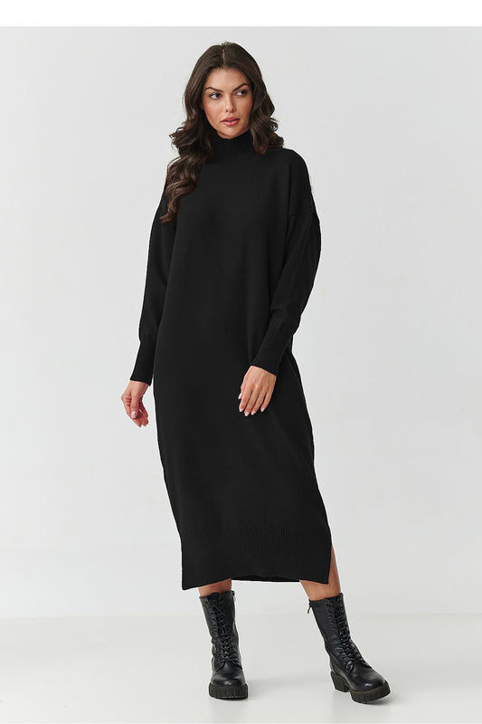 Elegant midi sweater dress by Makadamia featuring a chic turtleneck design, perfect for autumn-winter style.