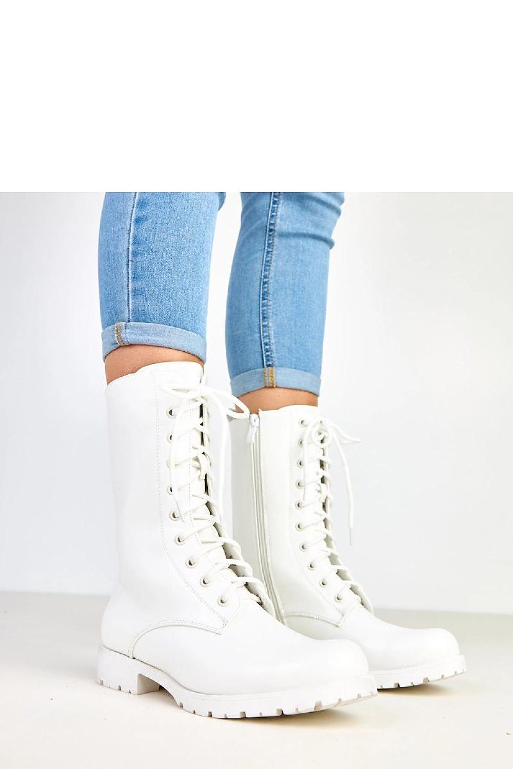 Solea Women's luxury white work boots featuring a 22.5 cm shaft and elegant round toe design, perfect for stylish comfort.