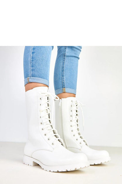 Solea Women's luxury white work boots featuring a 22.5 cm shaft and elegant round toe design, perfect for stylish comfort.