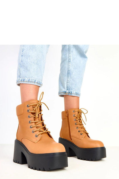 Chunky women's ankle boots by Solea in ecological leather featuring a striking square toe design and a 12cm shaft, perfect for modern urban fashion.