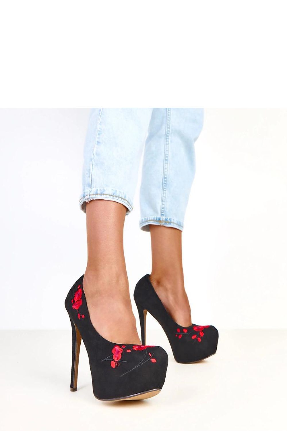 Luxurious high heels for women by Solea, adorned with beautiful floral details, made from soft ecological suede with a 4.5cm platform.