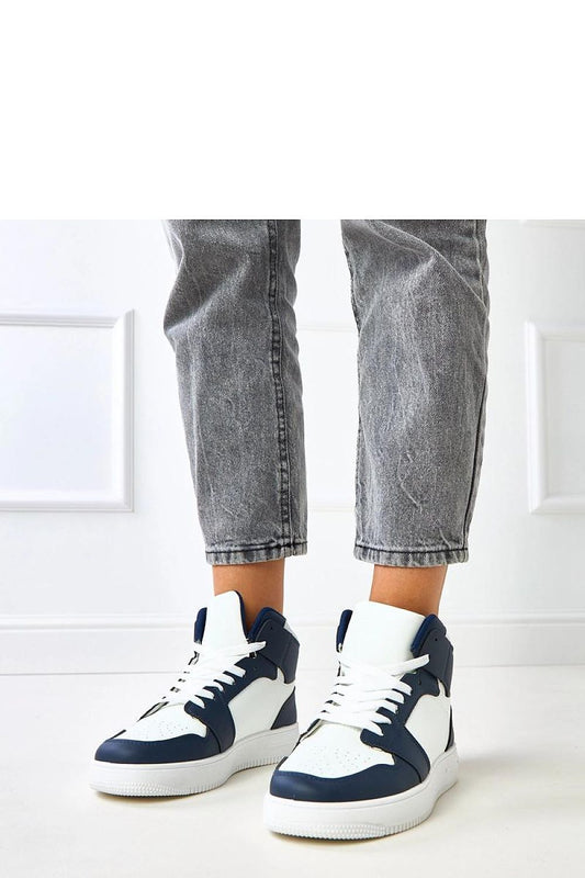 Elegantly designed women's sport shoes by Solea, crafted from eco leather, showcasing ankle-high style and a chic 3.5cm platform, perfect for a luxurious everyday look.