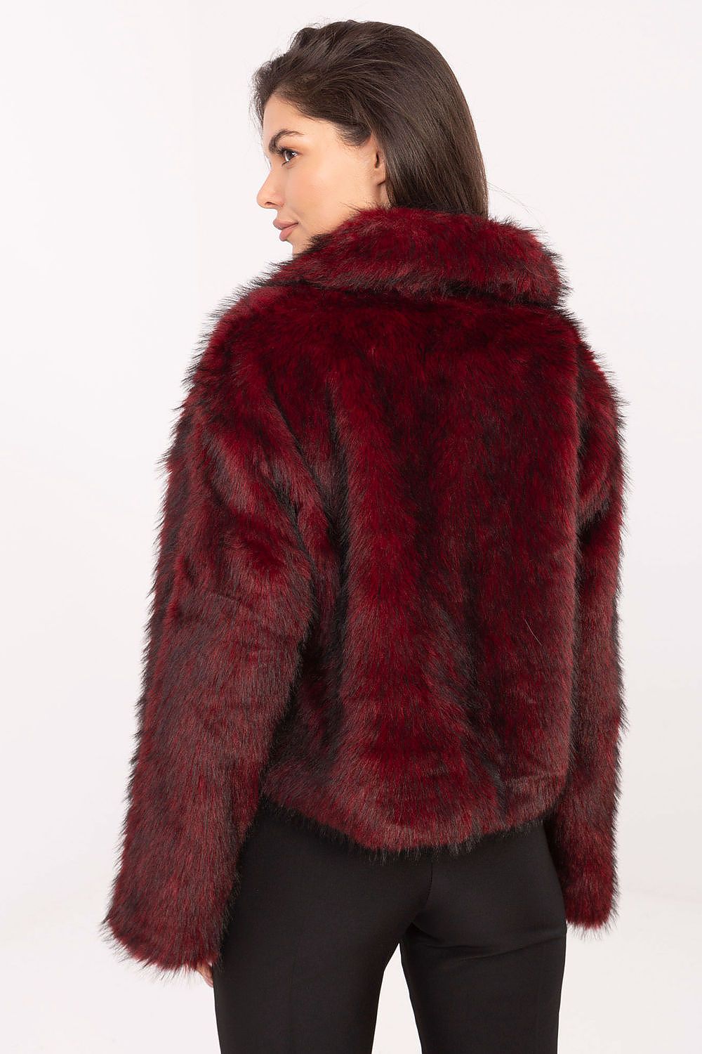 Elegant women's fur jacket by Rue Paris featuring a wide collar, designed for stylish autumn and winter outings, with a feminine silhouette and soft luxurious texture, available in size EU 0.