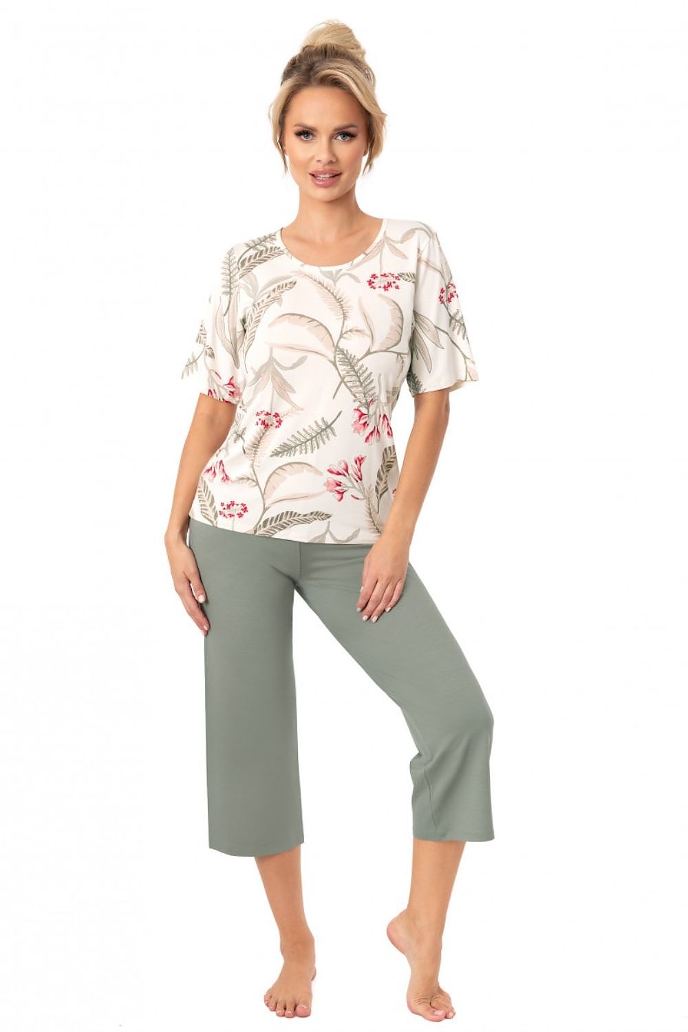 Elegant women's pyjamas set from Donna featuring soft viscose fabric in a stylish design, perfect for luxurious comfort during sleep.