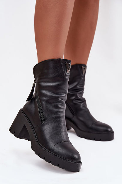 Vinceza Women's ankle boots featuring a stylish chunky heel and double zipper, crafted by Step in Style. These insulated boots are designed for warmth and elegance, perfect for chic autumn outfits.
