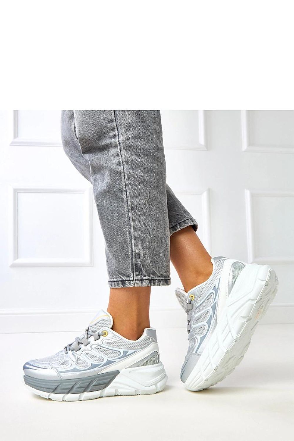 Solea sport shoes featuring a stylish urban design, crafted from high-quality ecological leather with a 5 cm platform, embodying luxury and comfort.