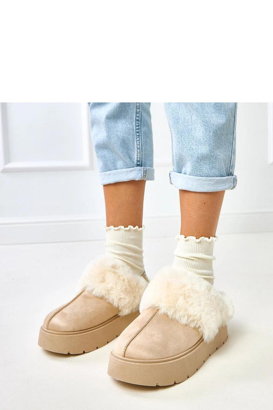 Solea Women's Low Snow Boots featuring eco-friendly suede, 4cm platform, perfect for luxury winter style in EU sizes 36-41.