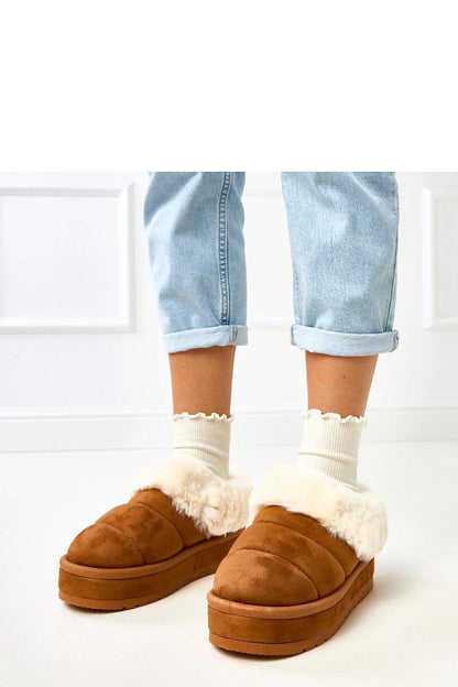 Luxury women's eco-friendly suede snow boots by Solea, featuring a soft fur lining for warmth and comfort, ideal for stylish winter wear. Available in EU sizes 36-41.