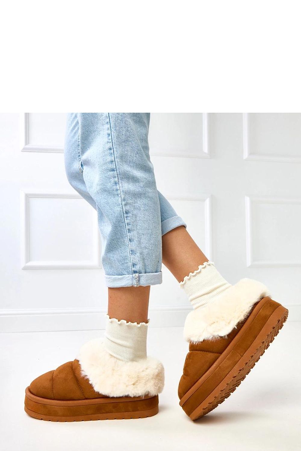 Solea luxury snow boots for women, crafted from eco-friendly suede with plush fur lining, perfect for stylish winter footwear.