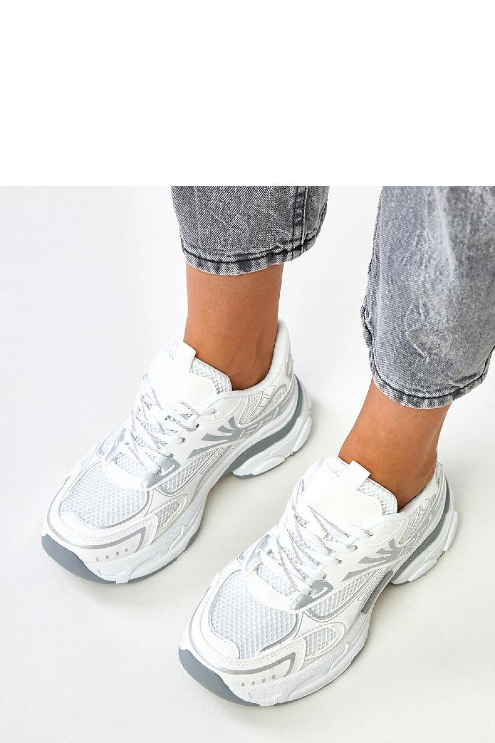 High-quality synthetic leather Solea platform sport shoes for women, showcasing a modern and luxurious aesthetic.