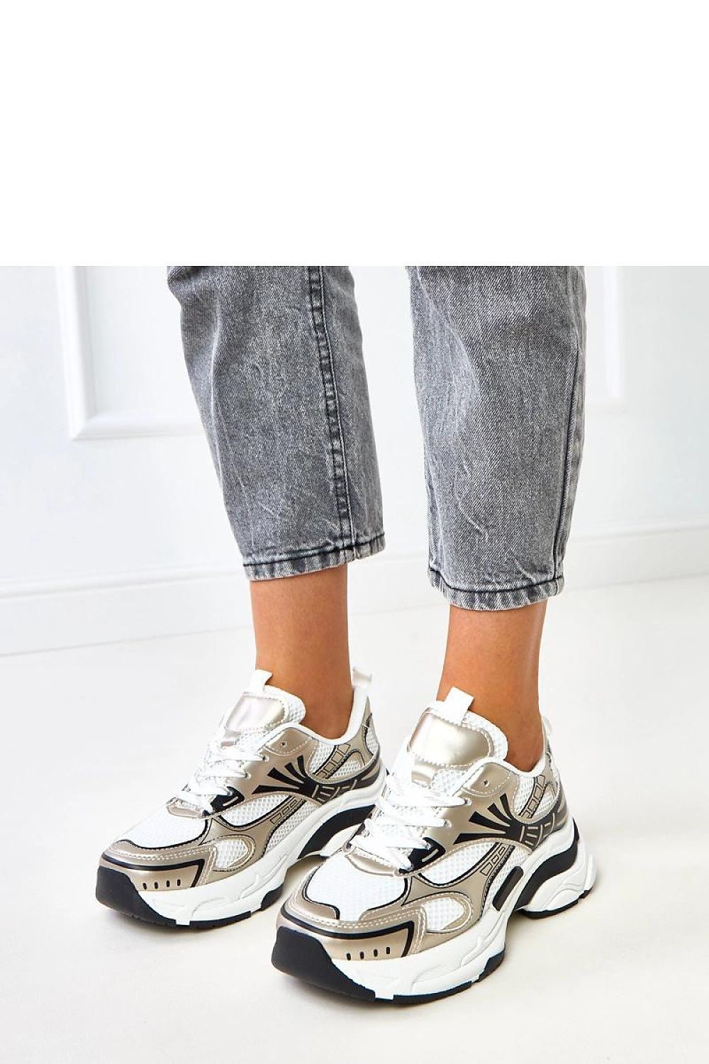 Chic and comfortable Solea platform sport shoes, available in EU sizes 36 to 41, perfect for elevating your casual style.