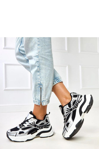 Versatile Solea platform sport shoes for women available in EU sizes 36-41, designed for luxurious everyday wear with sporty flair.
