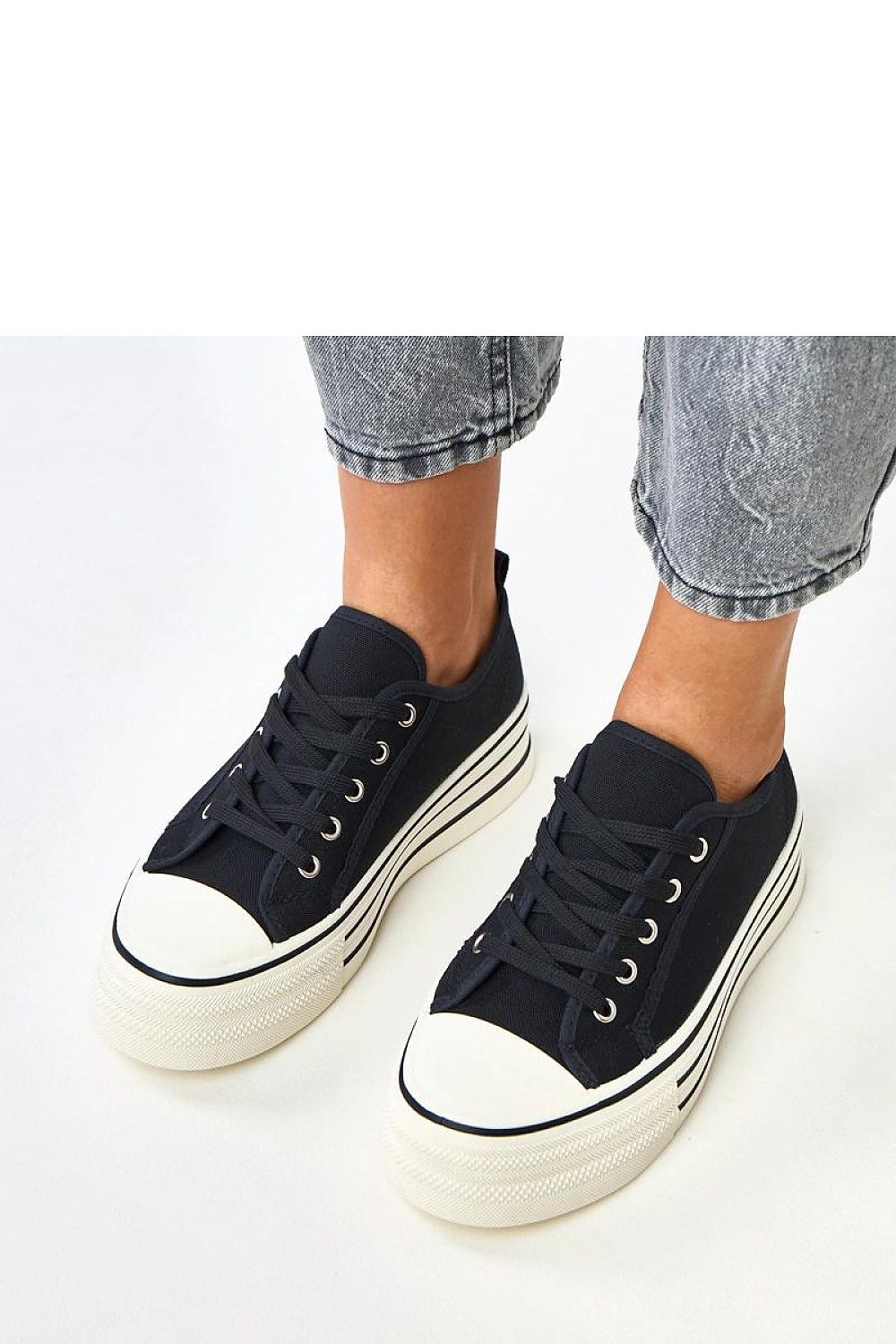 Versatile Solea Women's Platform Sneakers showcased in various sizes (EU 36-41) to complement every modern woman's footwear collection.