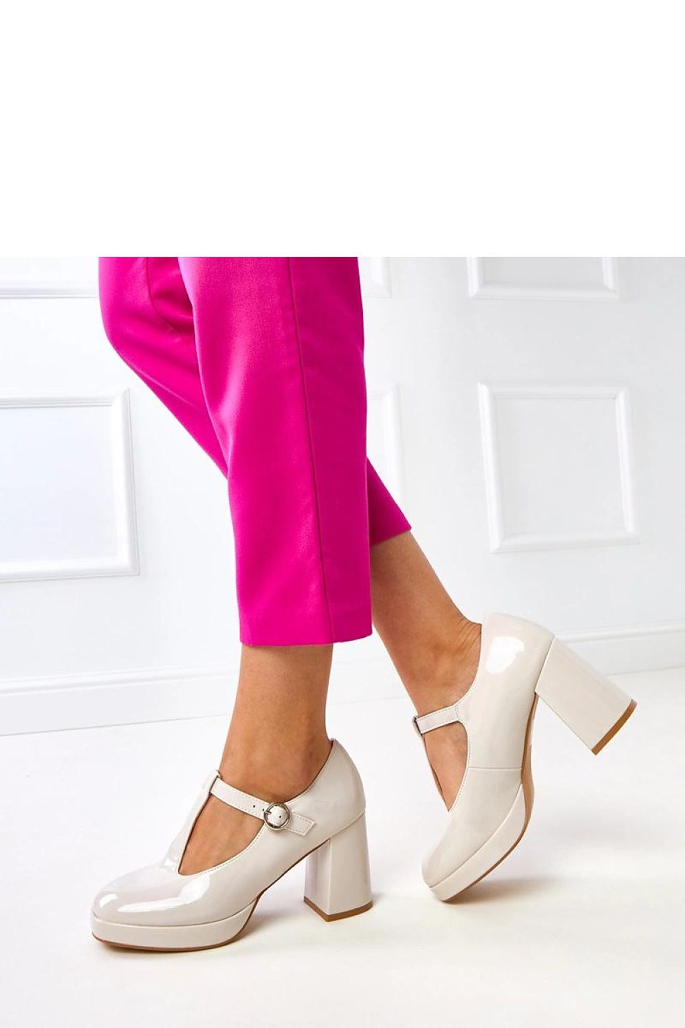 Elegant Solea block heel shoes, 9 cm height in eco-leather, designed for style and comfort, perfect for both formal occasions and daily wear.