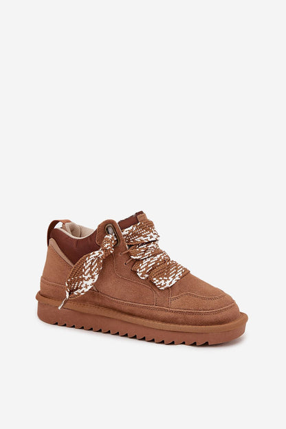 Vinceza crafted low women's snow boots in premium suede, featuring a stylish design and warm fur interior for a sophisticated winter look.